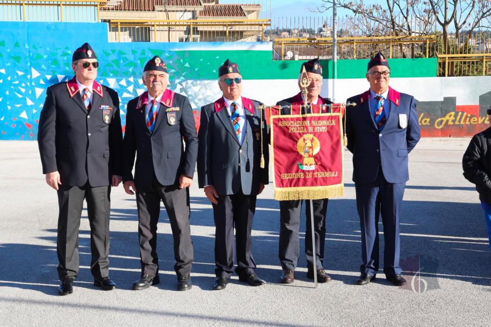 Inaugurazione della panchina rossa all'interno della Scuola della Polizia di Stato