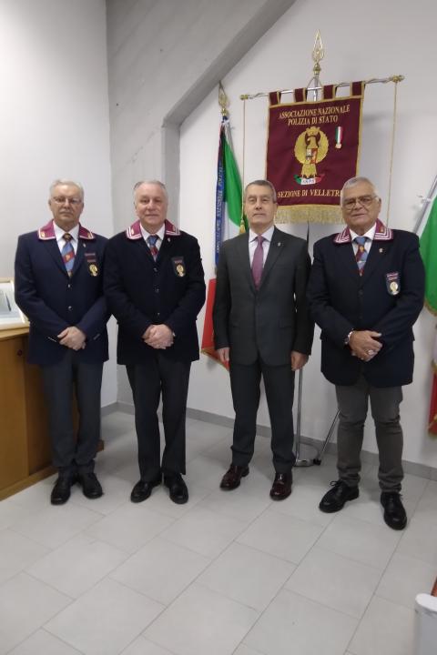 Presentazione della Sezione al socio dott. Enrico AVOLA Dirigente Generale in quiescenza.