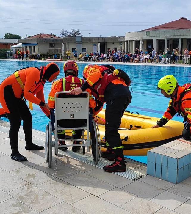 Soccorso, terapia, solidarietà, inclusione.  Addestramento coordinato con VVFF - SAF di Pordenone