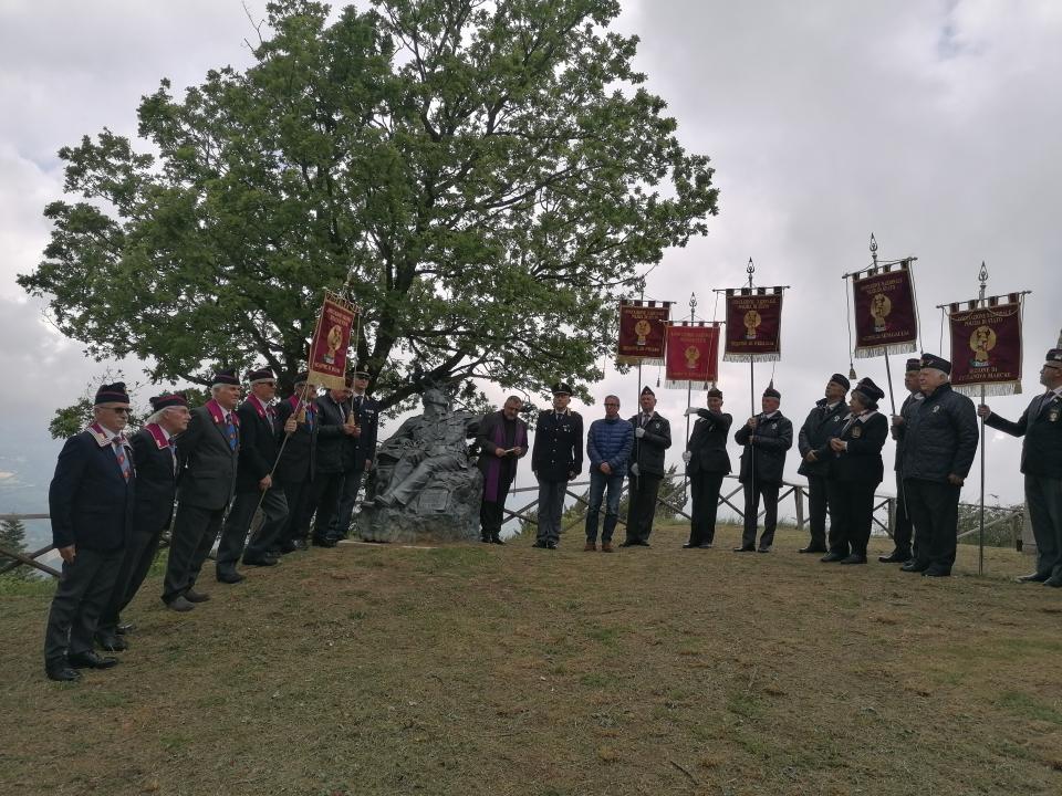 Arcevia - Le Sezioni A.N.P.S. di Marche e Umbria alla cerimonia in ricordo dei Caduti della Polizia