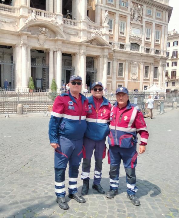 I volontari del Gruppo OdV di Teramo presso la Basilica di Santa Maria Maggiore