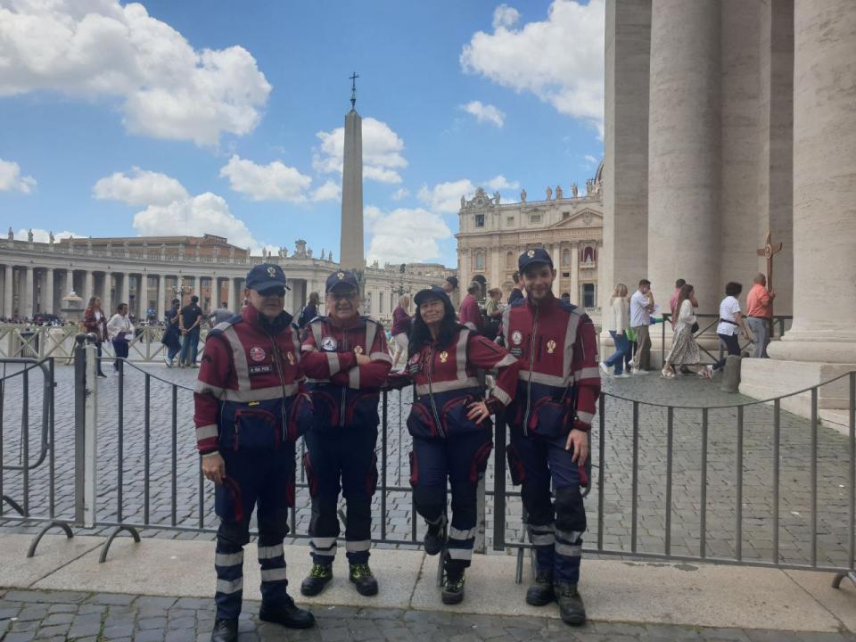 Assistenza alla popolazione per le elezioni del Santo Padre