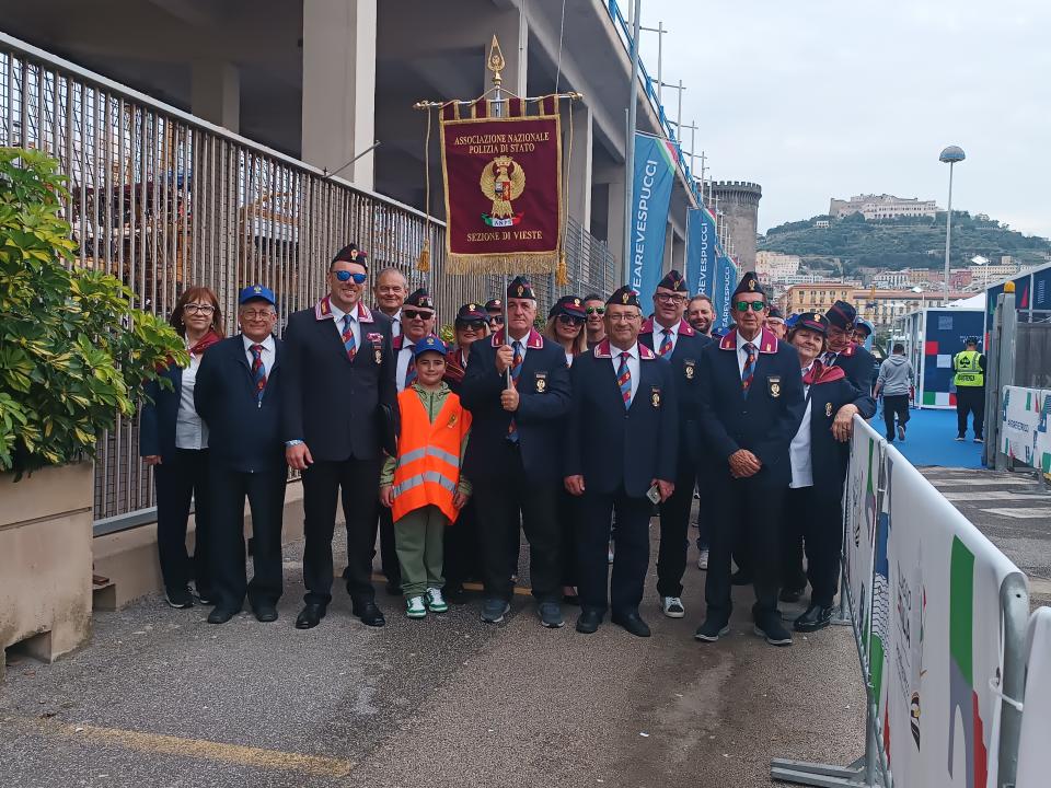 Soci in visita alla Nave Scuola Amerigo Vespucci a Napoli
