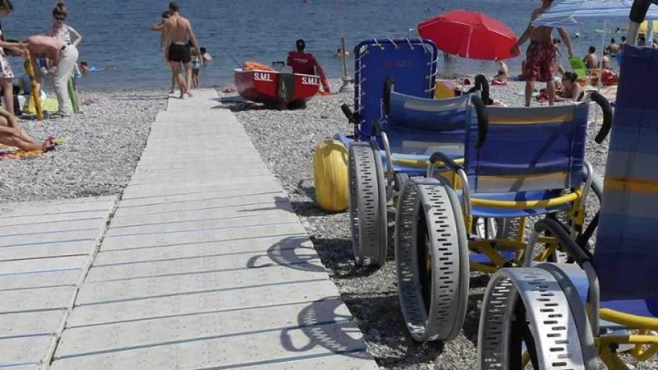 Liguria, presentata le guide 2025 dedicate al turismo per persone con disabilità motoria.