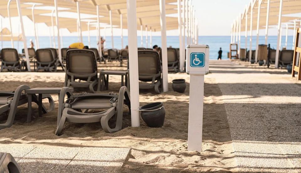 Liguria, presentata le guide 2025 dedicate al turismo per persone con disabilità motoria.