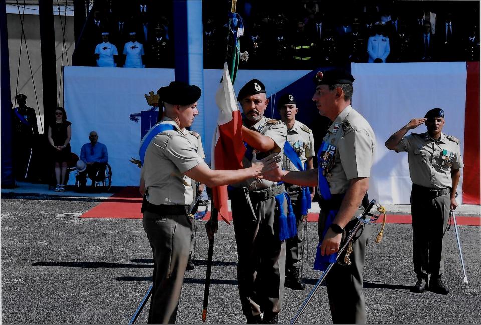 Cambio del Comandante del 235° Reggimento