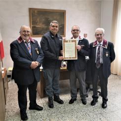 Consegna Attestato di socio Onorario al Comandante 6° Rep. Mobile di Genova Bolzaneto