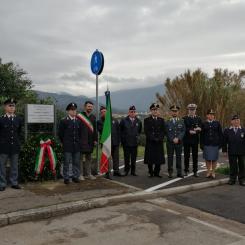 Deposizione della corona di alloro.